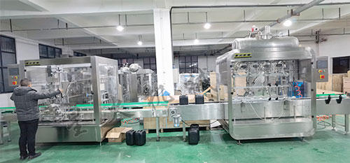 全自動25kg化工液體灌裝機械設備(客戶案例)