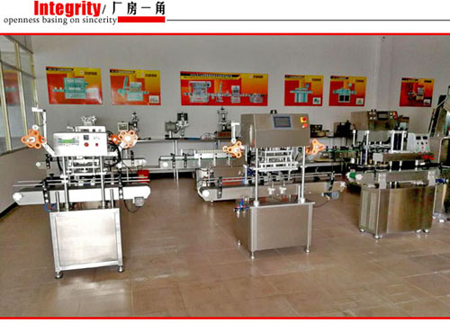 四頭全自動塑料瓶封口機