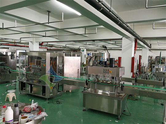 耦合劑灌裝生產(chǎn)線廠房內實拍廠房內實拍