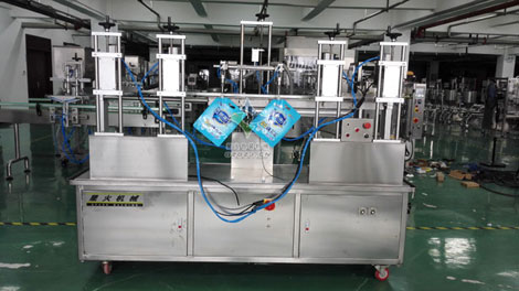 ������������b�C